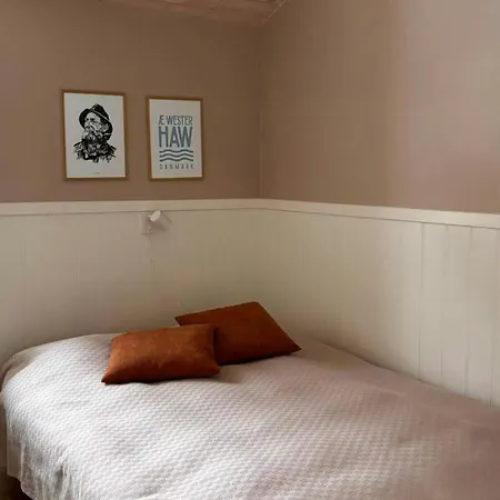 Beautiful Near On Secluded Plot بيت للعطل