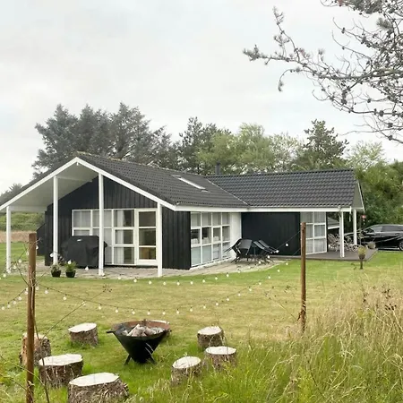 Beautiful Near On Secluded Plot بيت للعطل